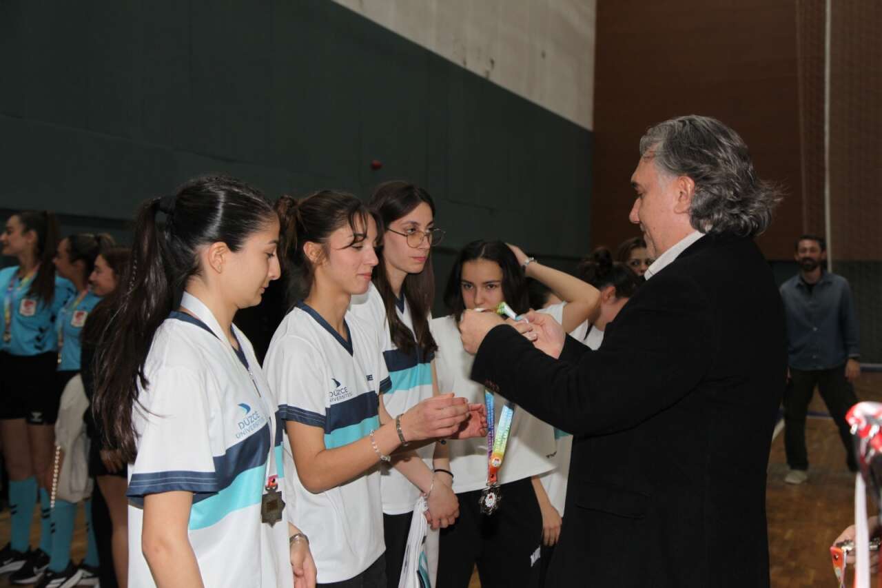 MSKÜ Kadın Futsal Takımı ÜNİLİG Şampiyonu Oldu 4